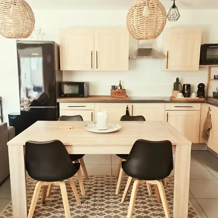 Appartcosy Emplacement Ideal Avec Terrasse & Parking Prive شقة نيم